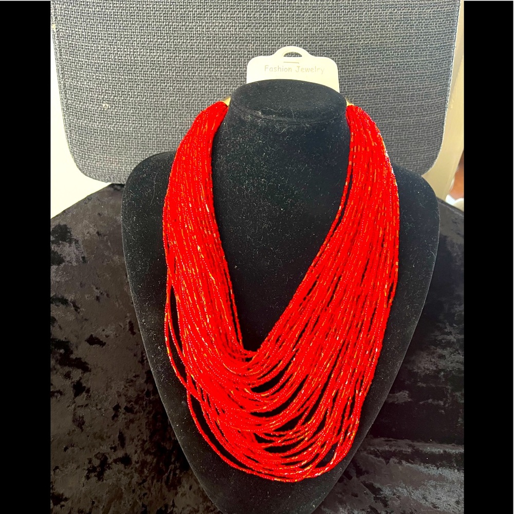 Gorgeous red beads necklaces